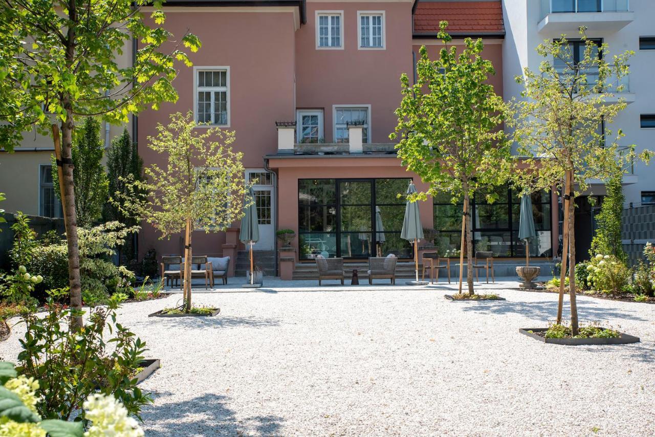 Nest Hotel Győr Eksteriør billede