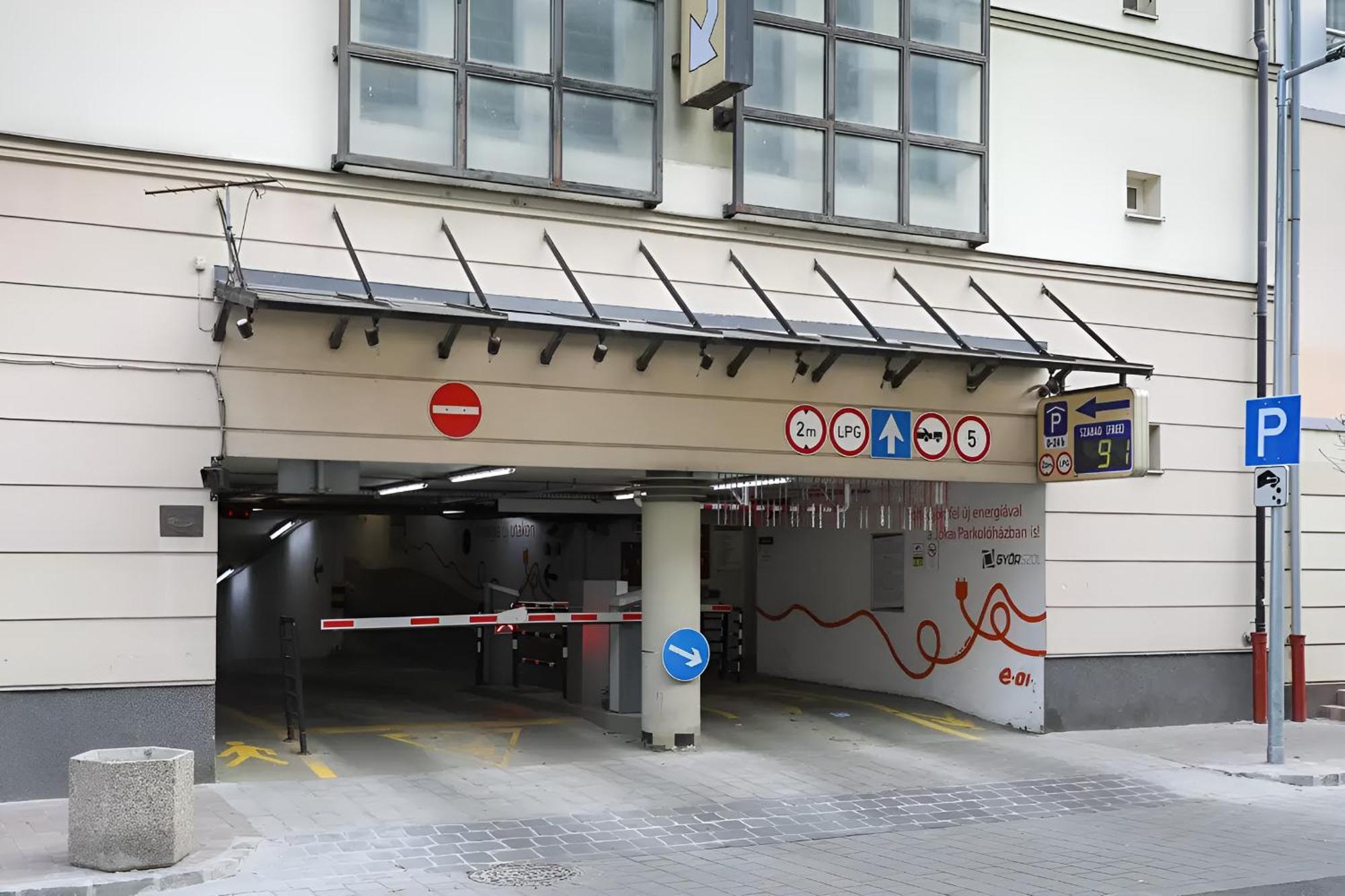 Nest Hotel Győr Eksteriør billede